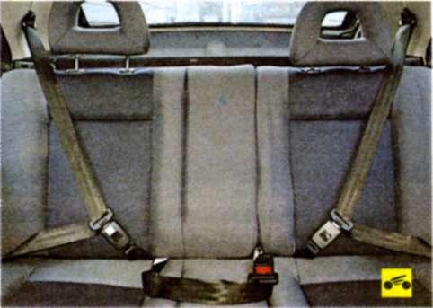 Ремені безпеки задніх сидінь