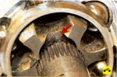 стопорное кольцо крепления наружного шарнира на валу привода