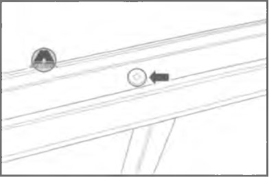 Викрутити верхній болт кріплення направляючої рейки скла задніх дверей