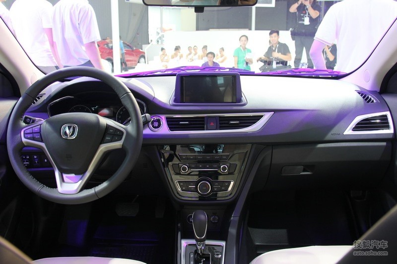 Changan Eado DT. Фото 3